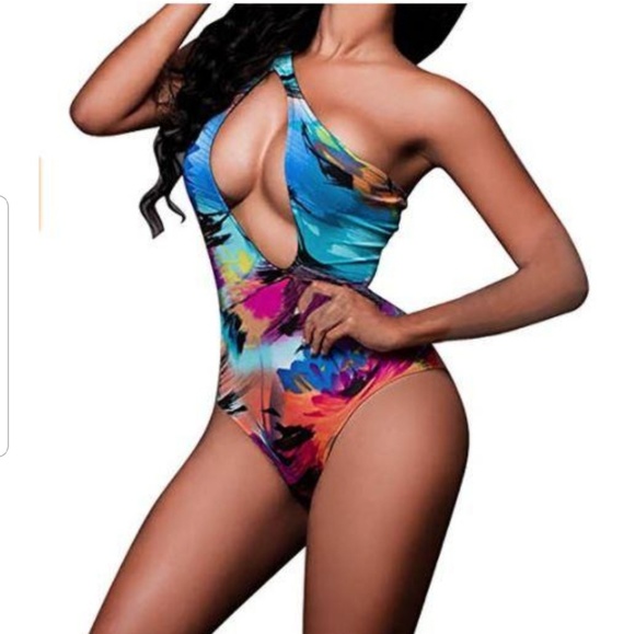 New Cute 2 Piece Swimsuit - Picture 2 of 4